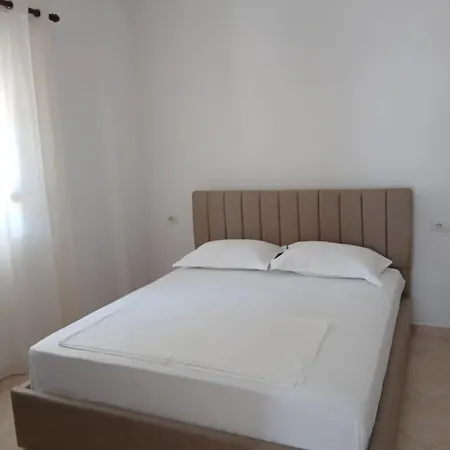 Apartman Ergys *